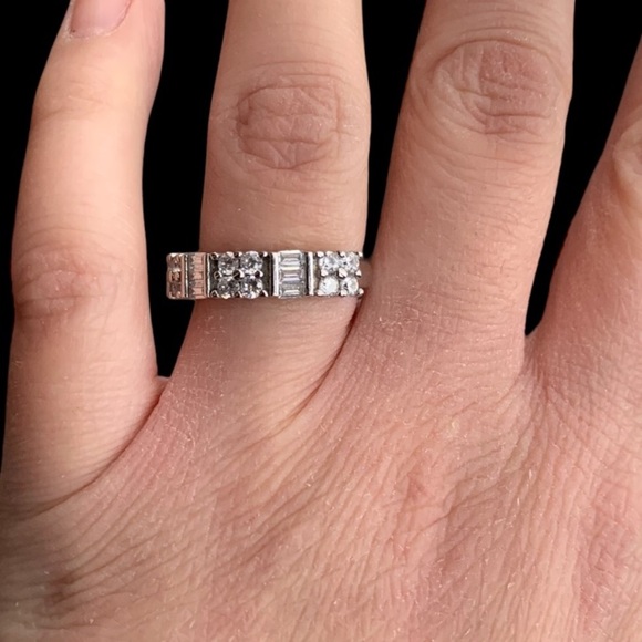 ANNIVERSARY RING SIZE 6 - Picture 9 of 10